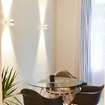 Beautiful On The Lake, Pool & Parking - Nr 124 *