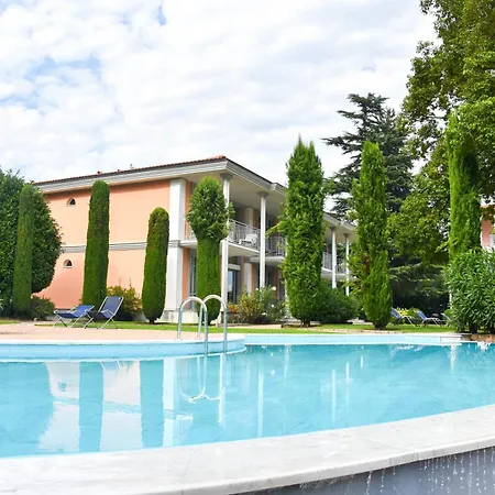 Beautiful On The Lake, Pool & Parking - Nr 124 *