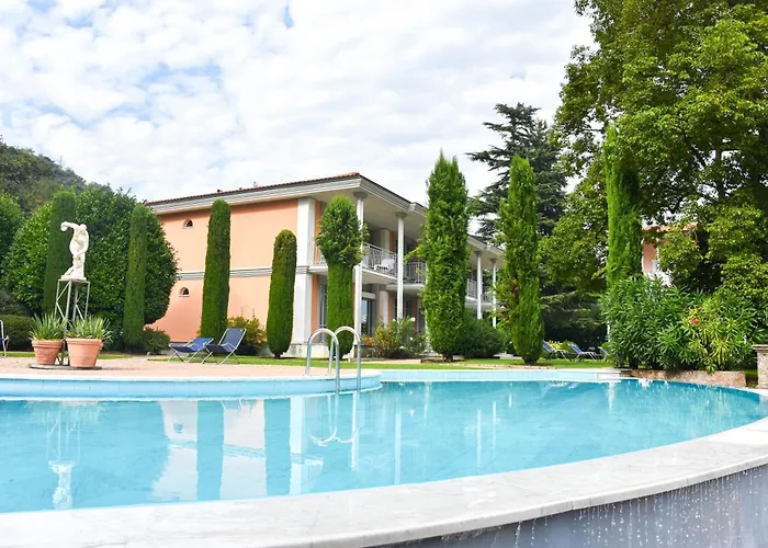Beautiful On The Lake, Pool & Parking - Nr 124 *